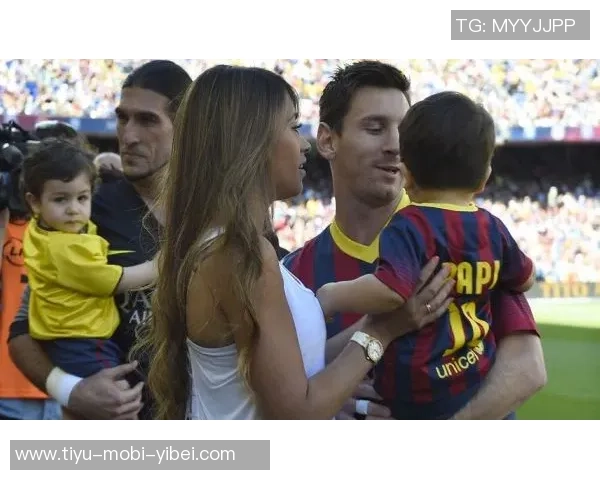 安东内拉分享与梅西温馨合照庆祝圣诞节幸福时刻 安东内拉分享与梅西温馨合照庆祝圣诞节幸福时刻